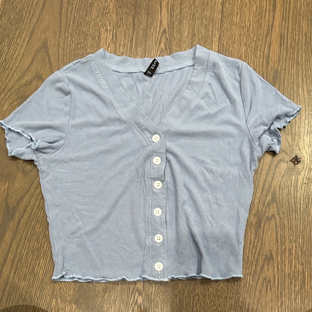 Zaful Light Blue Button-Up Crop Top